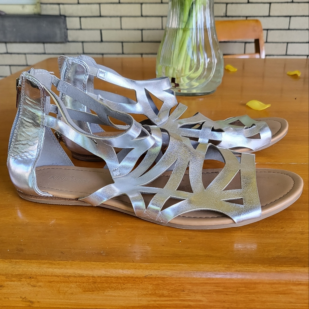 Nine West silver leather gladiator sandals size 6